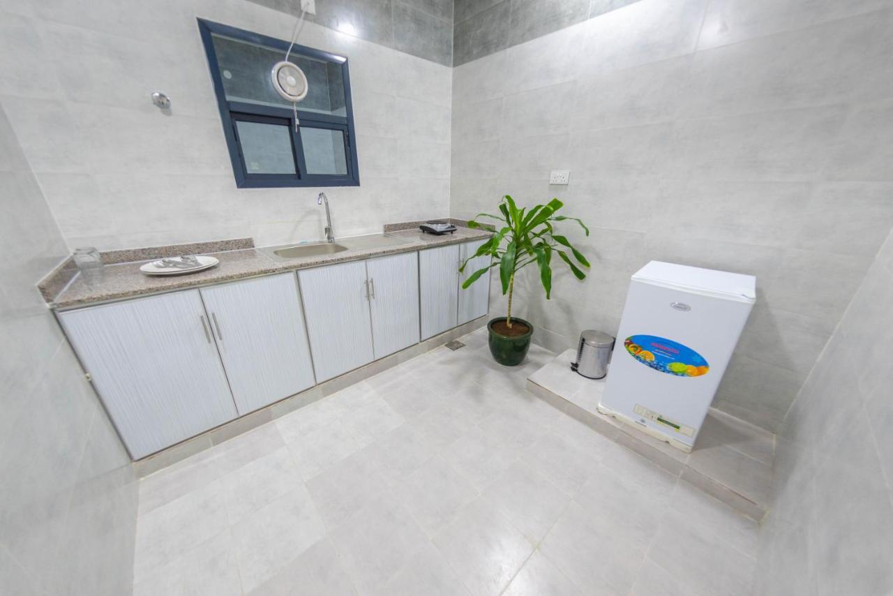 Al Sqlawi Hotel Apartment Ras al Hadd Kültér fotó